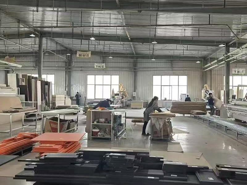 洛阳市洛龙区达佳展柜厂2200㎡厂房与生产车间实景